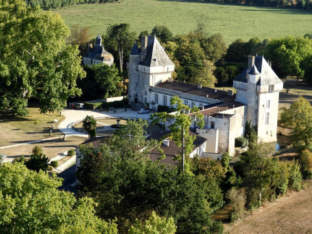 Un séjour d'exception au Logis du Château Saint-Pierre-de-l'Isle Exterior foto