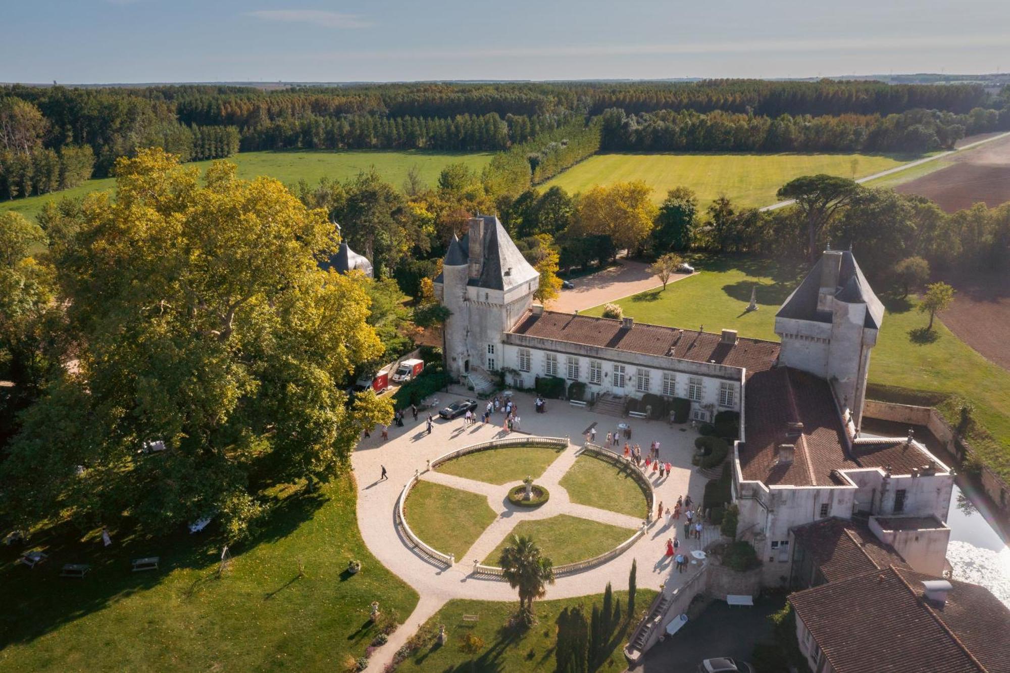 Un séjour d'exception au Logis du Château Saint-Pierre-de-l'Isle Exterior foto